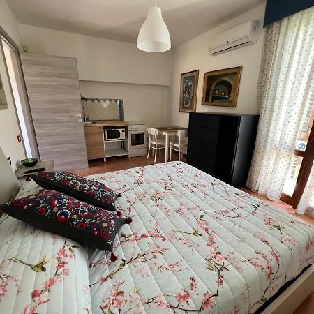 Ferienwohnung L'Essenziale Pula Exterior foto