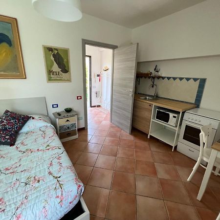 Ferienwohnung L'Essenziale Pula Exterior foto